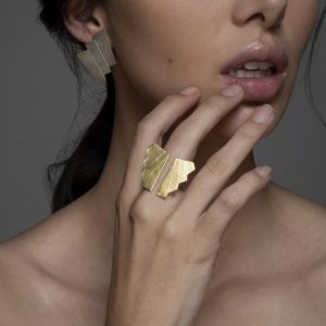 Aretes Escala en Oro