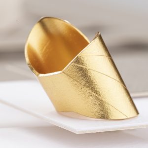 Anillo Curva en oro